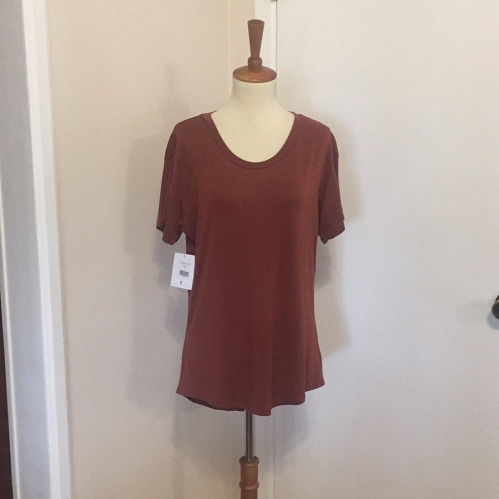 M/L Agnes & Dora Melrose Hi Lo Top EE31